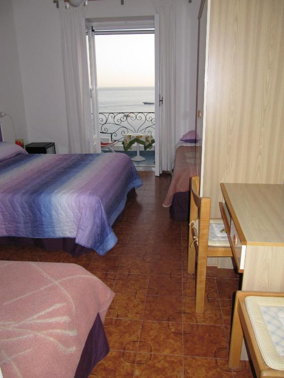 Casa Antonio Bed & Breakfast Barano dʼIschia Oda fotoğraf